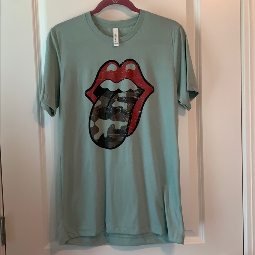 Graphic Tee - Red Lips with Camo Tongue
